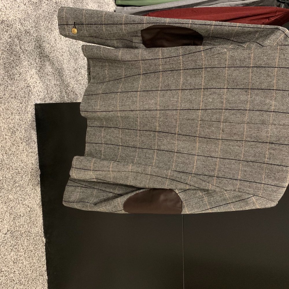 Blazer - Picture 4 of 4